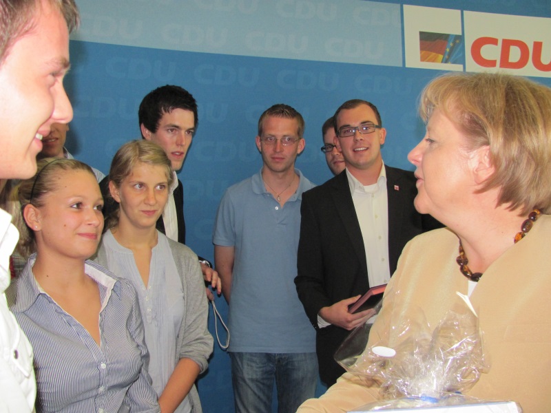 Gruppenfoto mit Kanzlerin – Junge Union Vogelsberg erinnert sich gerne an Merkel und an Zusammenkunft in Berlin 2010