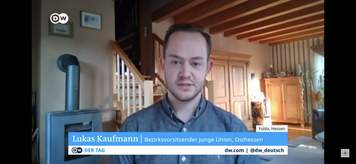 Interview von Deutsche Welle TV mit Lukas Kaufmann von der Jungen Union Osthessen zum Dienstpflicht-Vorstoß von Verteidigungsminister Pistorius (Screenshot)