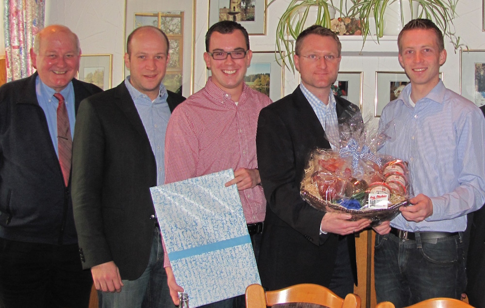 Kamen 2011 in Herbstein bei der Jungen Union zusammen: Ruhls Landtagsvorgnger Kurt Wiegel, JU-Landesvorsitzender Ingmar Jung, Felix Wohlfahrt, Dr. Jens Mischak und Michael Ruhl bei dessen Verabschiedung als JU-Kreischef (von links).